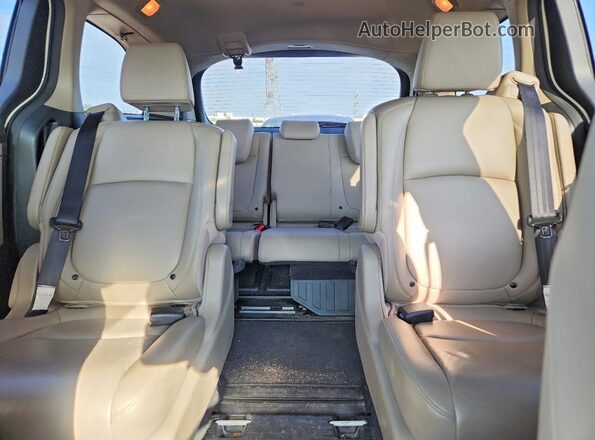 5FNRL6H71JB084531 2018 HONDA ODYSSEY Белый Вид задних сидений