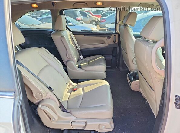 5FNRL6H71JB084531 2018 HONDA ODYSSEY Белый Вид задней части салона