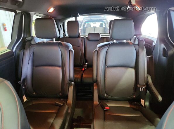 5FNRL6H71SB057475 2025 HONDA ODYSSEY White Vista de los asientos traseros