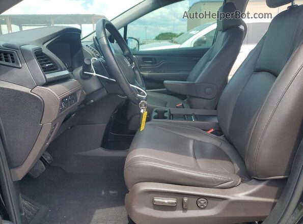 5FNRL6H72JB097885 2018 HONDA ODYSSEY Black Front interior view