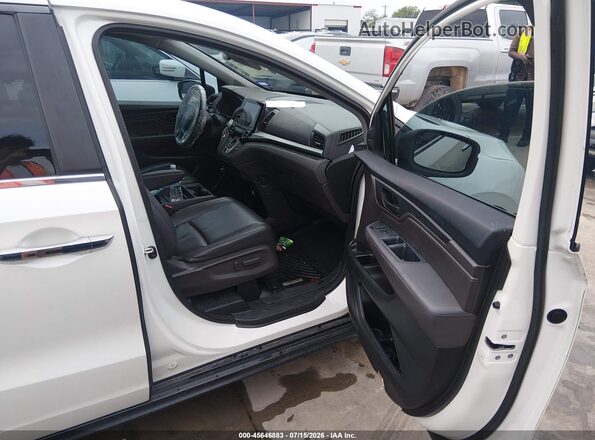 5FNRL6H72JB098177 2018 HONDA ODYSSEY White Widok wnętrza z przodu