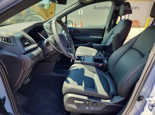 5FNRL6H72TB044672 2026 HONDA ODYSSEY Синий Вид салона спереди