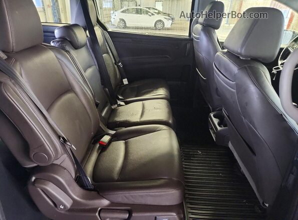 5FNRL6H73JB013203 2018 HONDA ODYSSEY Silver Rear interior view