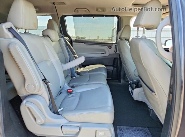 5FNRL6H73JB067732 2018 HONDA ODYSSEY Gray Սալոնի հետևի տեսք