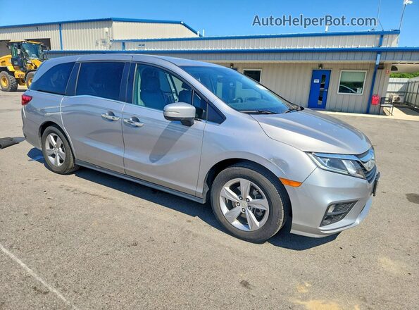5FNRL6H74JB065973 2018 HONDA ODYSSEY Silver Front right