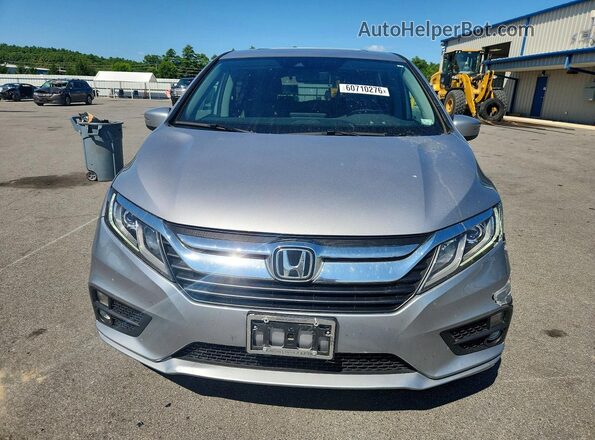 5FNRL6H74JB065973 2018 HONDA ODYSSEY Silver Front view