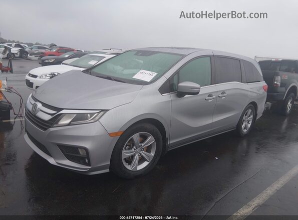 5FNRL6H75JB039009 2018 HONDA ODYSSEY Silver Vista tres cuartos delantera izquierda