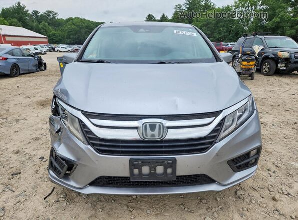 5FNRL6H75JB054884 2018 HONDA ODYSSEY Серебряный Вид спереди
