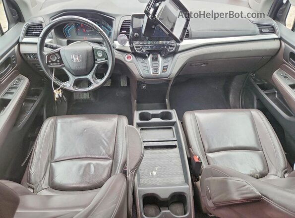 5FNRL6H75JB054884 2018 HONDA ODYSSEY Серебряный Вид панели приборов