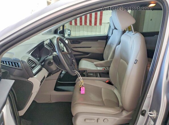 5FNRL6H76MB035152 2021 HONDA ODYSSEY Серебряный Вид салона спереди