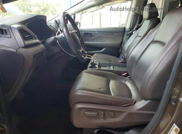 5FNRL6H78JB035830 2018 HONDA ODYSSEY Gray Front interior view