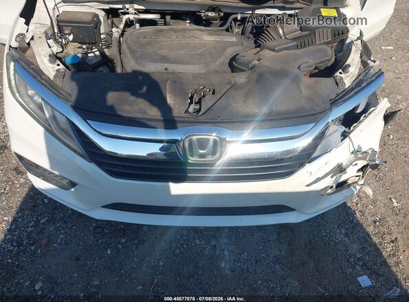 5FNRL6H78JB041885 2018 HONDA ODYSSEY White Rear view