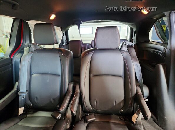 5FNRL6H79RB008356 2024 HONDA ODYSSEY Red Vista de los asientos traseros