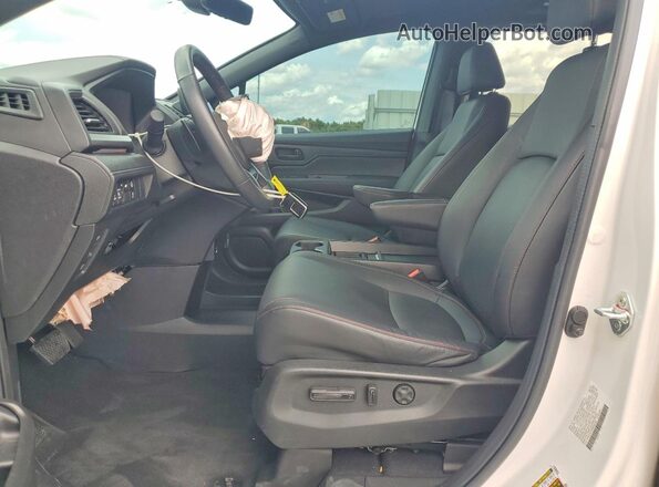 5FNRL6H79RB069366 2024 HONDA ODYSSEY White Widok wnętrza z przodu