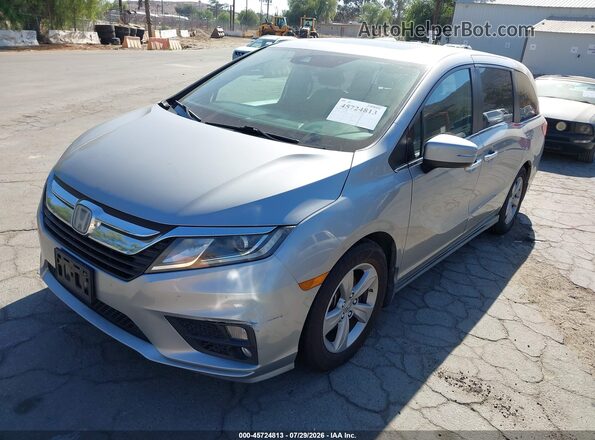 5FNRL6H7XJB107790 2018 HONDA ODYSSEY Серебряный Передняя левая четверть