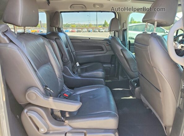 5FNRL6H80JB049522 2018 HONDA ODYSSEY White Widok wnętrza z tyłu