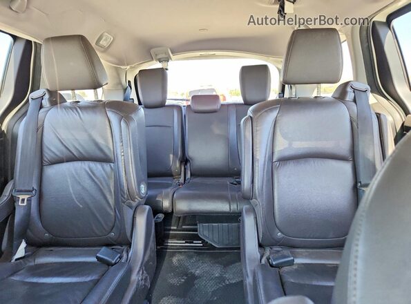 5FNRL6H80JB049522 2018 HONDA ODYSSEY White Widok tylnych siedzeń