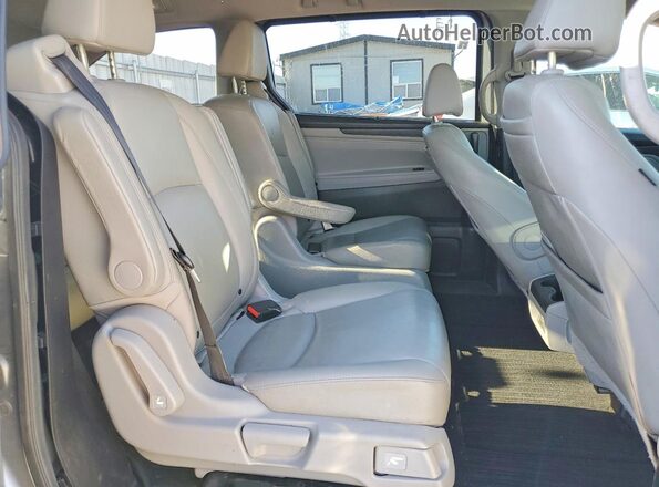 5FNRL6H85JB049659 2018 HONDA ODYSSEY Silver უკანა სავარძლების ხედი