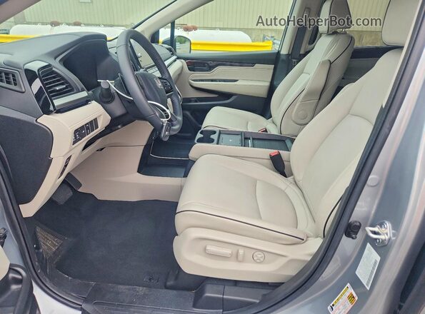 5FNRL6H85SB054183 2025 HONDA ODYSSEY Серебряный Вид салона спереди