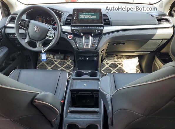 5FNRL6H86TB031982 2026 HONDA ODYSSEY Silver Dashboard view