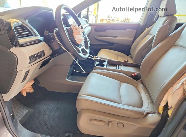 5FNRL6H87RB046001 2024 HONDA ODYSSEY Gray Front interior view