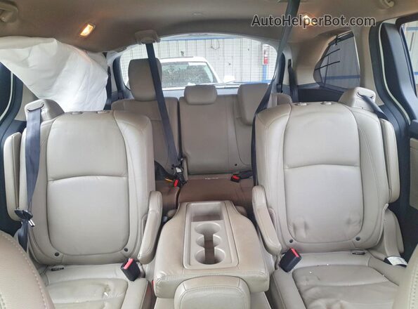5FNRL6H88JB048635 2018 HONDA ODYSSEY White უკანა სავარძლების ხედი
