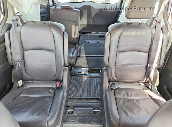 5FNRL6H88JB075558 2018 HONDA ODYSSEY Silver Rear interior view