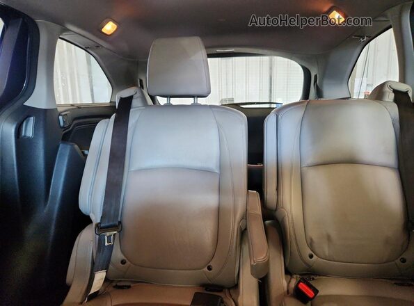 5FNRL6H89JB098847 2018 HONDA ODYSSEY Gray Rear seats view