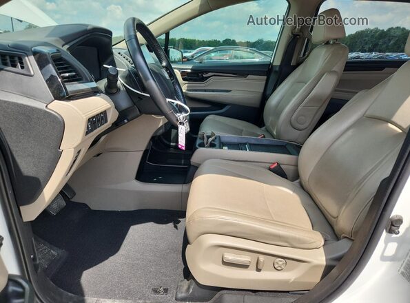 5FNRL6H91LB020963 2020 HONDA ODYSSEY White Front interior view