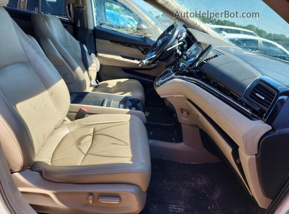 5FNRL6H93JB055582 2018 HONDA ODYSSEY Белый Вид салона спереди
