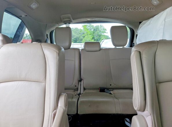 5FNRL6H93JB055582 2018 HONDA ODYSSEY Белый Вид задних сидений