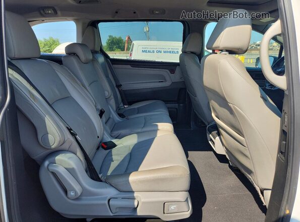 5FNRL6H93SB001460 2025 HONDA ODYSSEY White Widok wnętrza z tyłu