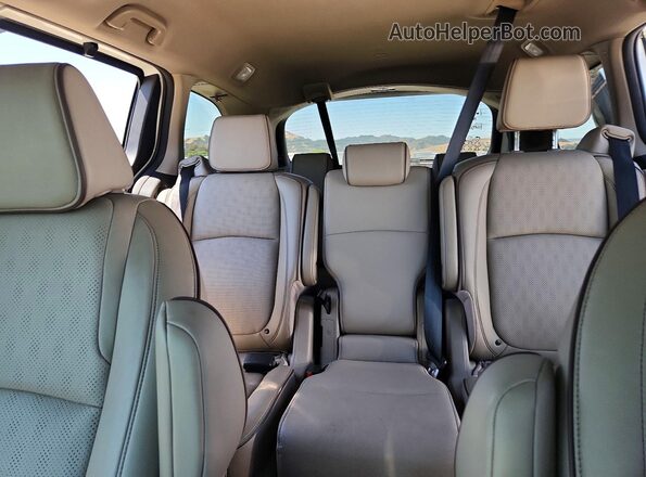 5FNRL6H95PB004562 2023 HONDA ODYSSEY White უკანა სავარძლების ხედი
