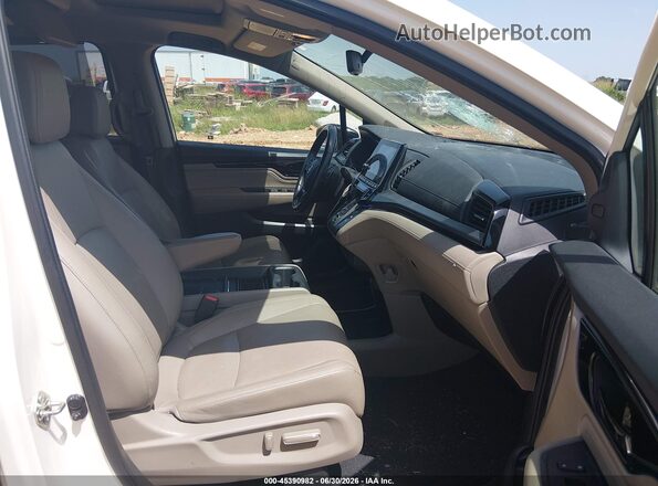 5FNRL6H96JB014234 2018 HONDA ODYSSEY White წინა სალონის ხედი