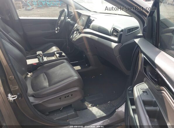 5FNRL6H96JB107612 2018 HONDA ODYSSEY Brown Front interior view