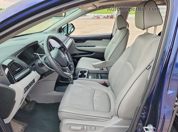5FNRL6H96PB064530 2023 HONDA ODYSSEY Blue Front interior view