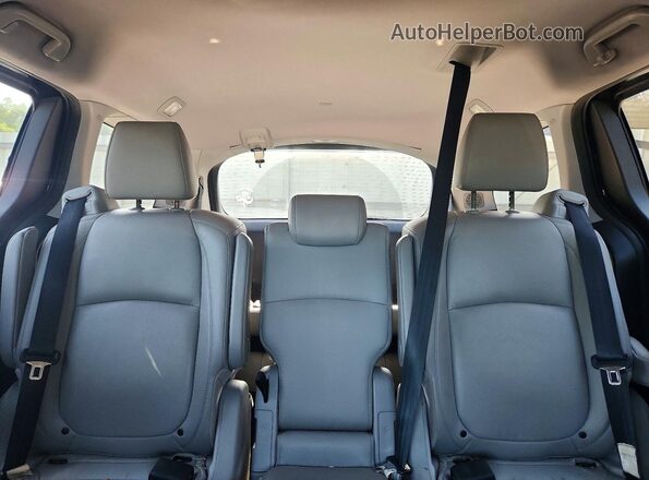 5FNRL6H97JB002450 2018 HONDA ODYSSEY Blue უკანა სავარძლების ხედი