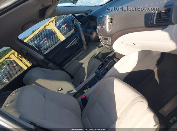 5FNYF5H17KB009763 2019 HONDA PILOT Gray Вид салону спереду