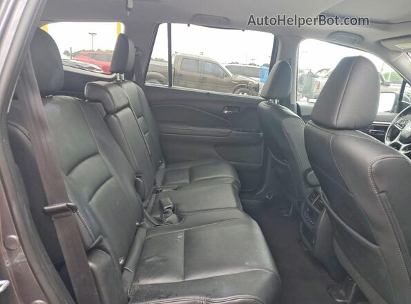 5FNYF5H27MB047862 2021 HONDA PILOT Gray Rear interior view