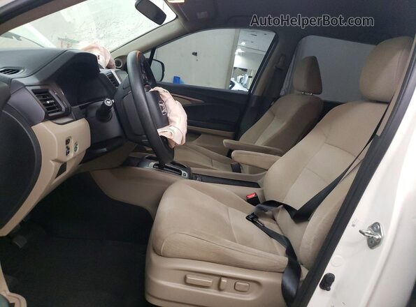 5FNYF5H3XHB037227 2017 HONDA PILOT White Սալոնի դիմացի տեսք
