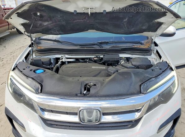5FNYF5H3XLB003622 2020 HONDA PILOT White Engine compartment view