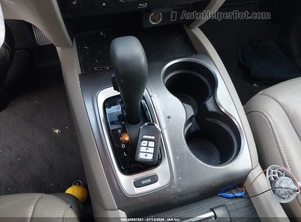 5FNYF5H42KB021720 2019 HONDA PILOT White Dashboard view