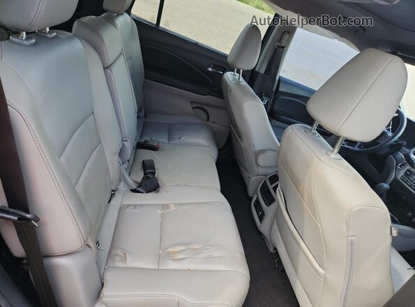 5FNYF5H42LB002070 2020 HONDA PILOT Gray Rear interior view
