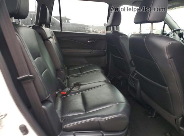 5FNYF5H52JB024236 2018 HONDA PILOT White Widok wnętrza z tyłu