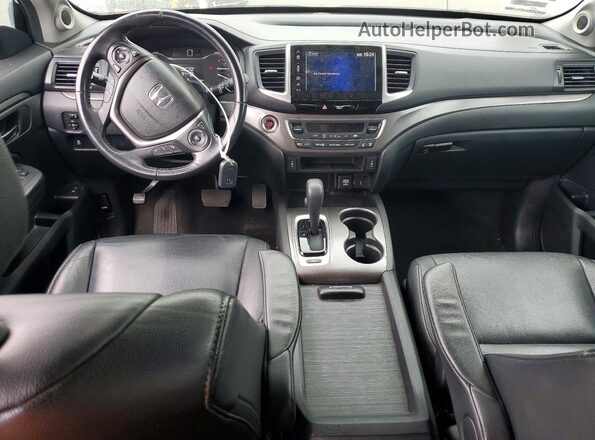5FNYF5H52JB024236 2018 HONDA PILOT White Widok deski rozdzielczej