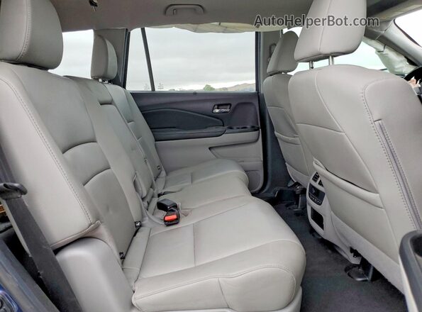 5FNYF5H52KB003131 2019 HONDA PILOT Blue Widok wnętrza z tyłu