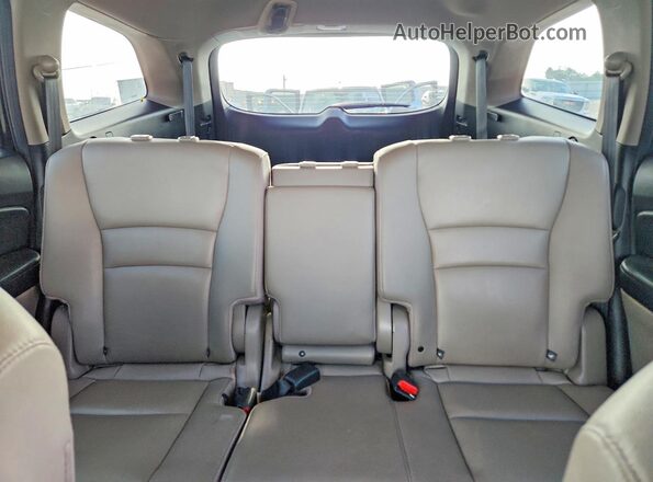 5FNYF5H53HB021839 2017 HONDA PILOT Green Հետևի նստատեղերի տեսք