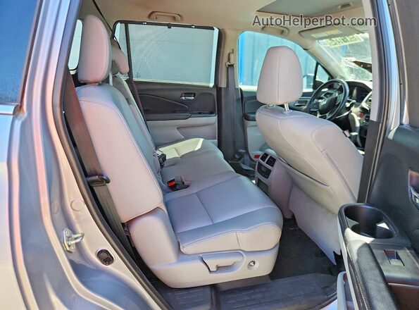 5FNYF5H54LB015931 2020 HONDA PILOT Silver Widok wnętrza z tyłu