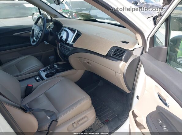 5FNYF5H56HB002315 2017 HONDA PILOT White წინა სალონის ხედი