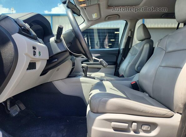 5FNYF5H57HB003246 2017 HONDA PILOT Silver Vista interior delantera